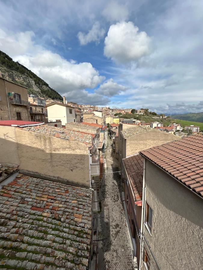 Casa Paradiso Castronuovo di Sicilia ภายนอก รูปภาพ