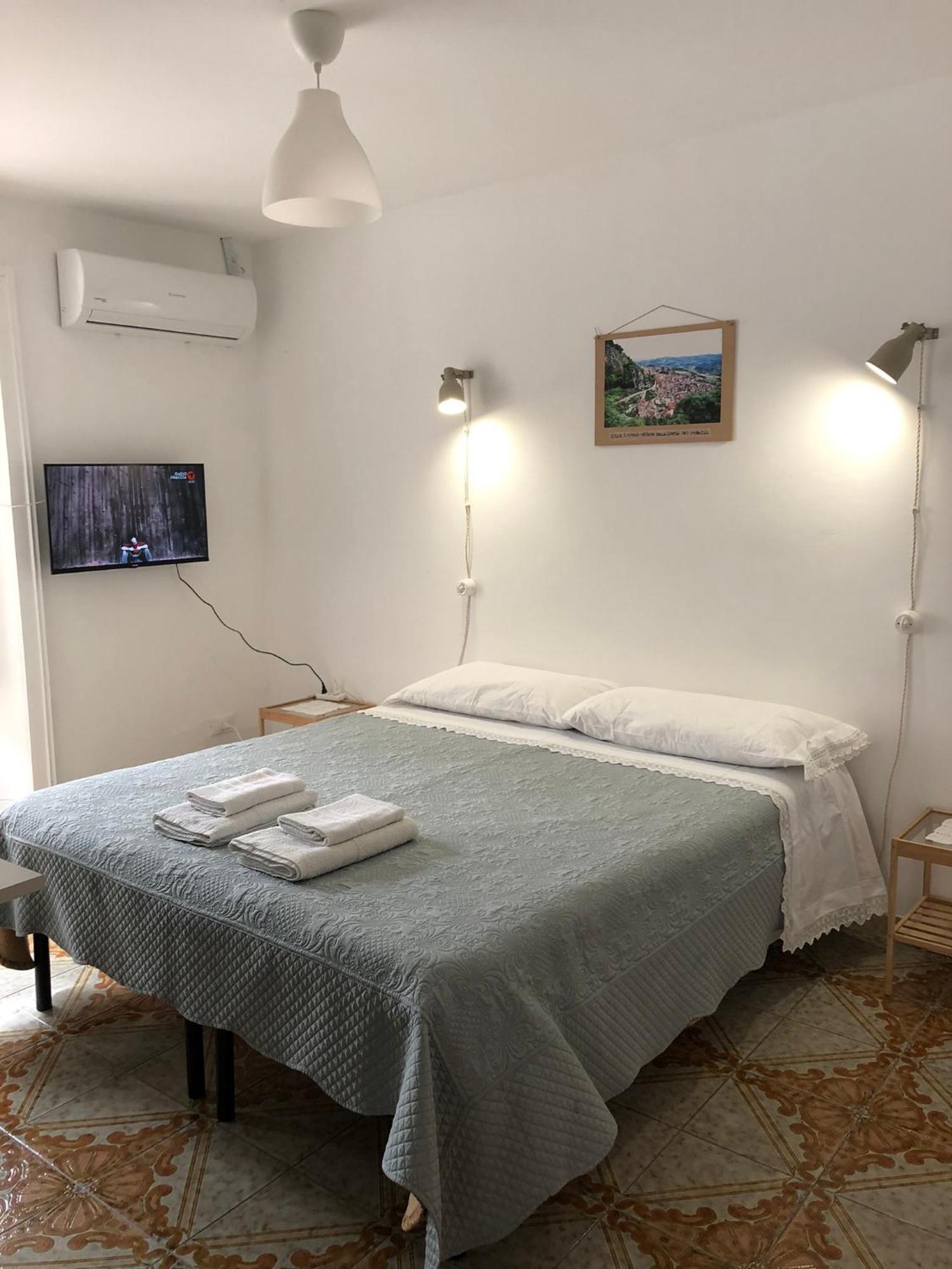Casa Paradiso Castronuovo di Sicilia ภายนอก รูปภาพ